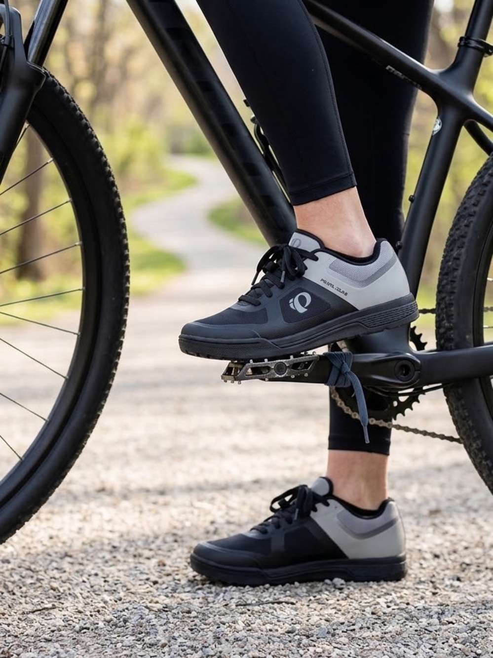 Pearl Izumi Women’s Black and White Cycling Shoes. Size 39